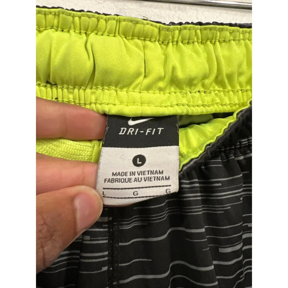 Nike large ships black